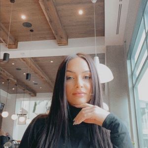 Meet your Posher, Kasey